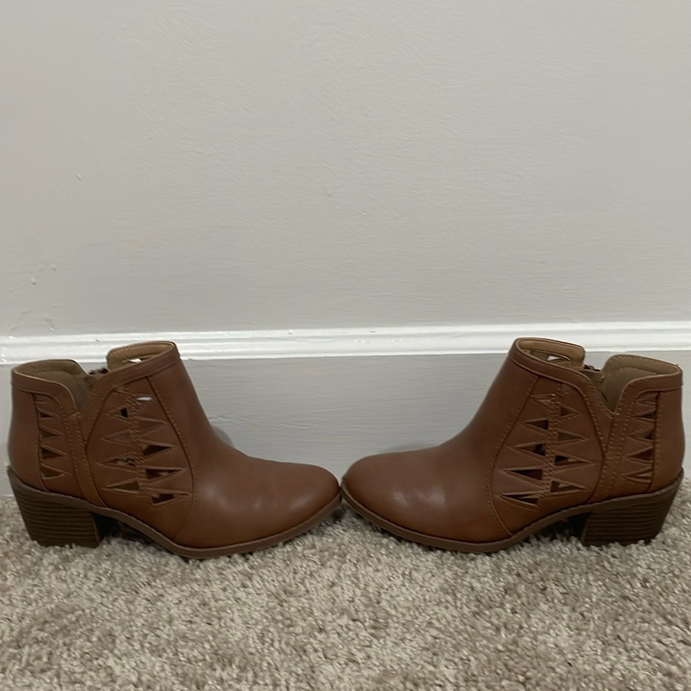 Soda boots size 3